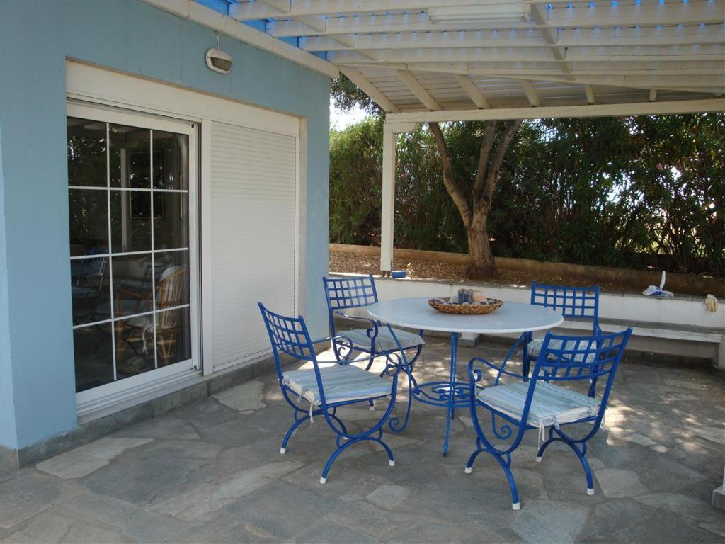 Wonderful House With Private Garden Villa Flogita Bagian luar foto
