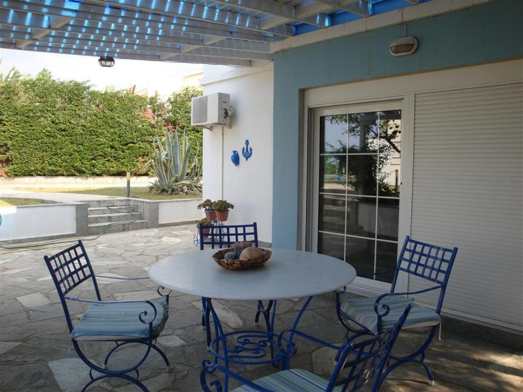 Wonderful House With Private Garden Villa Flogita Bagian luar foto