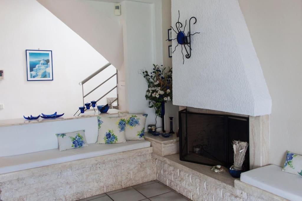Wonderful House With Private Garden Villa Flogita Bagian luar foto