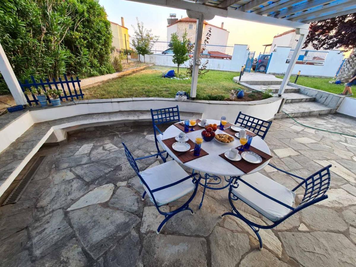 Wonderful House With Private Garden Villa Flogita Bagian luar foto