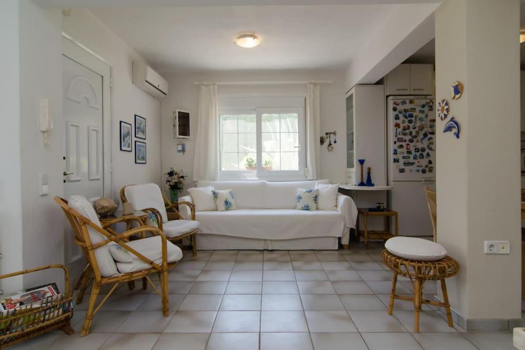 Wonderful House With Private Garden Villa Flogita Bagian luar foto