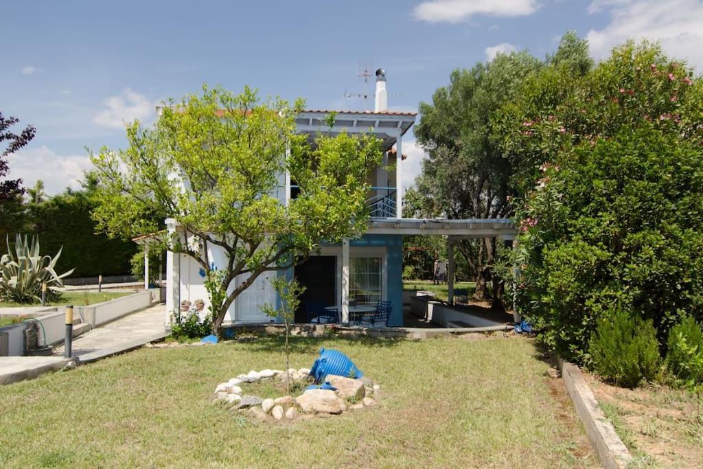 Wonderful House With Private Garden Villa Flogita Bagian luar foto